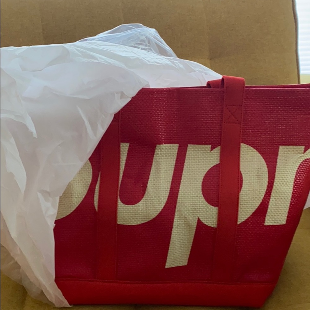 Brand NEW AUTHENTIC SUPREME RAFFIA TOTE